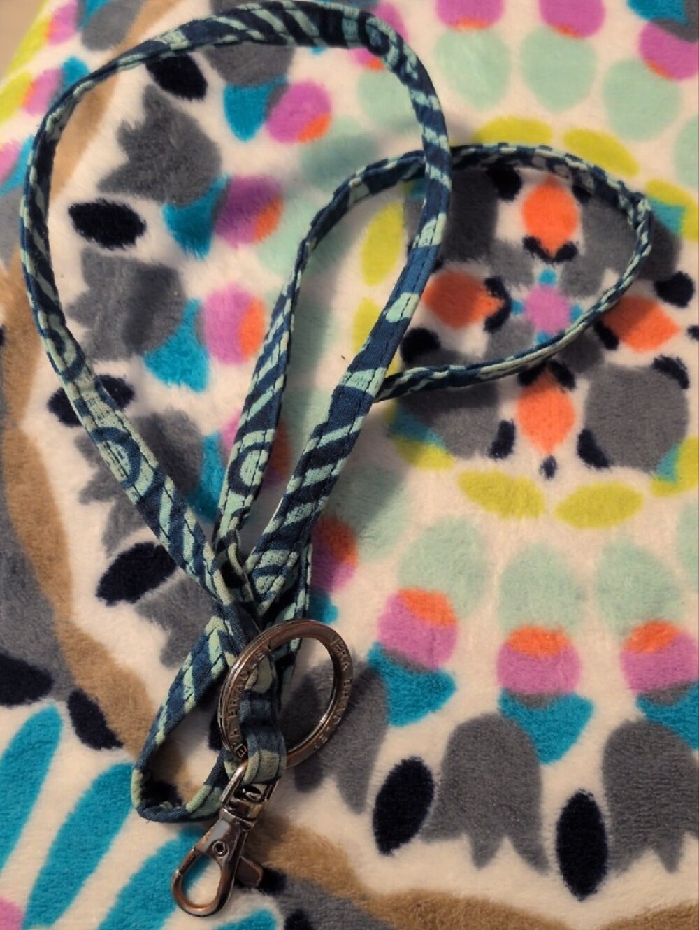 Vera Bradley Retired Ikat Island Lanyard And Card Holder - Picture 6 of 6